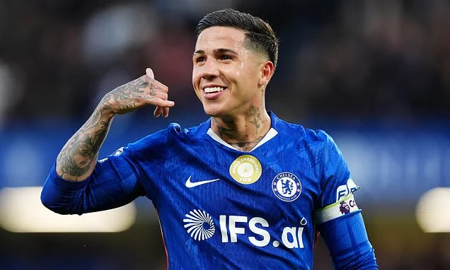 Enzo Fernandez Remains Focused on World Cup Amid Chelsea and Real Madrid Transfer Speculations